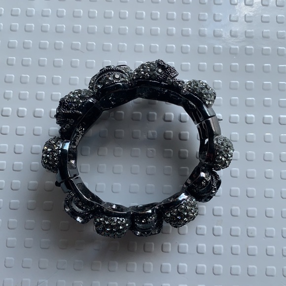 COPY - Beverly Hills Crystal Skull bracelet - Picture 6 of 8